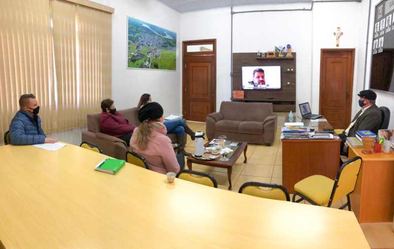 VIDEOCONFERÊNCIA TRATOU DA IMPLEMENTAÇÃO DA LEI DE EMERGÊNCIA CULTURAL